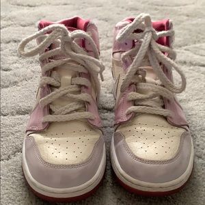 Jordan Retro One light pink size 4.5y/women’s 6